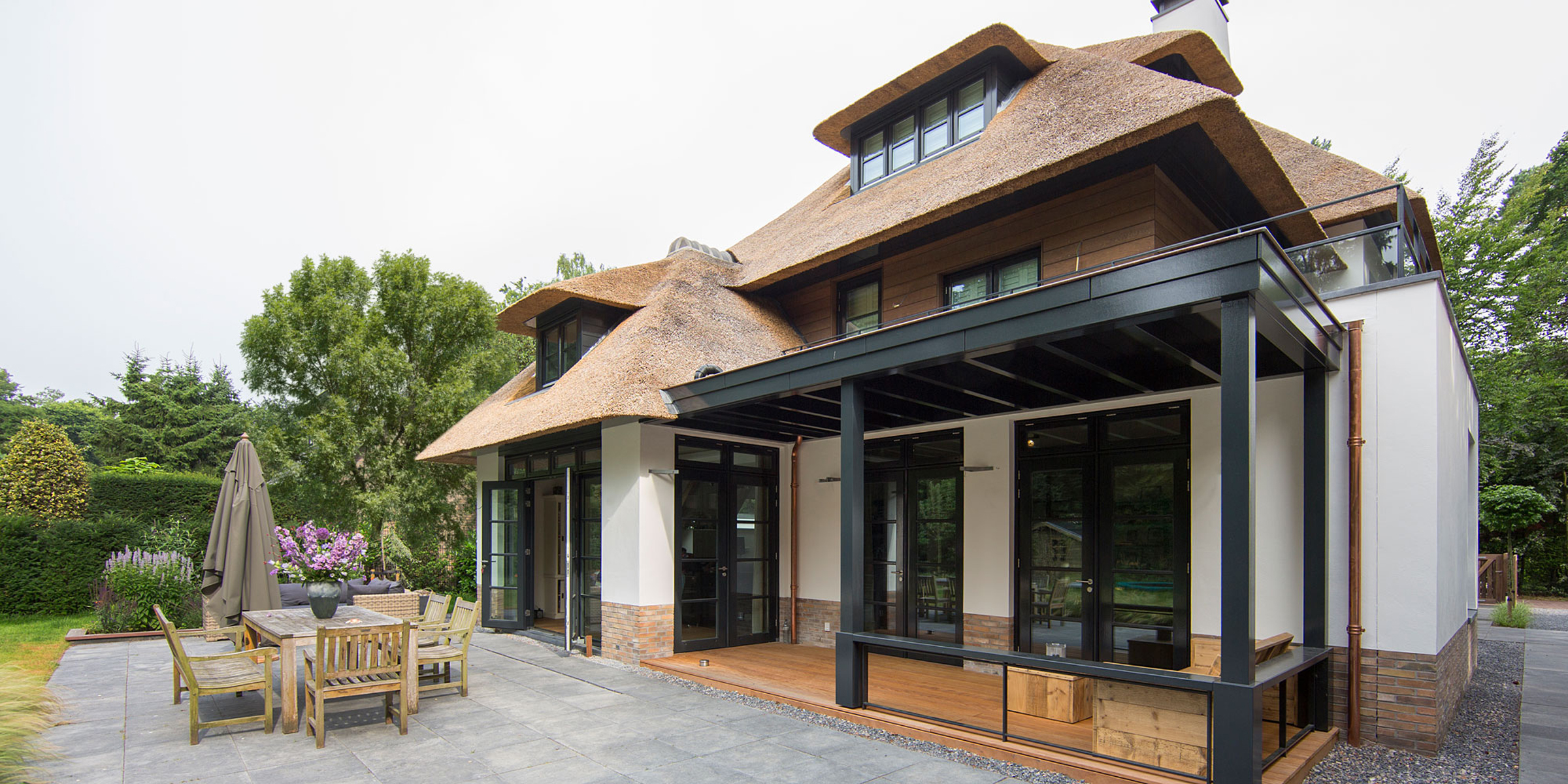 Landelijk moderne rietgedekte villa Naarden