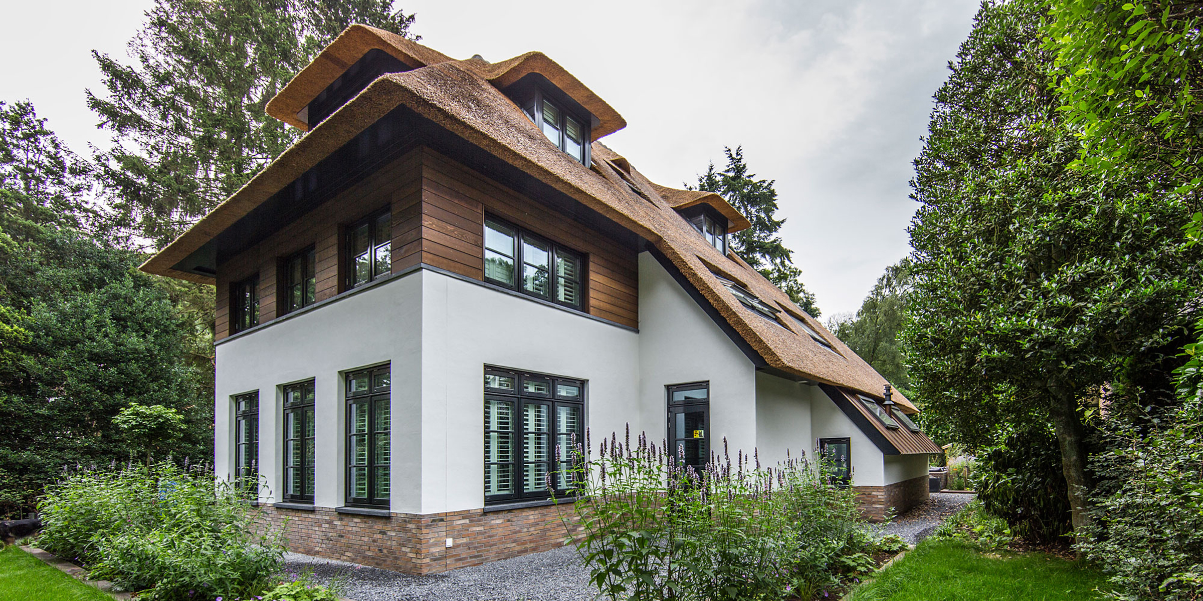 Landelijk moderne rietgedekte villa Naarden