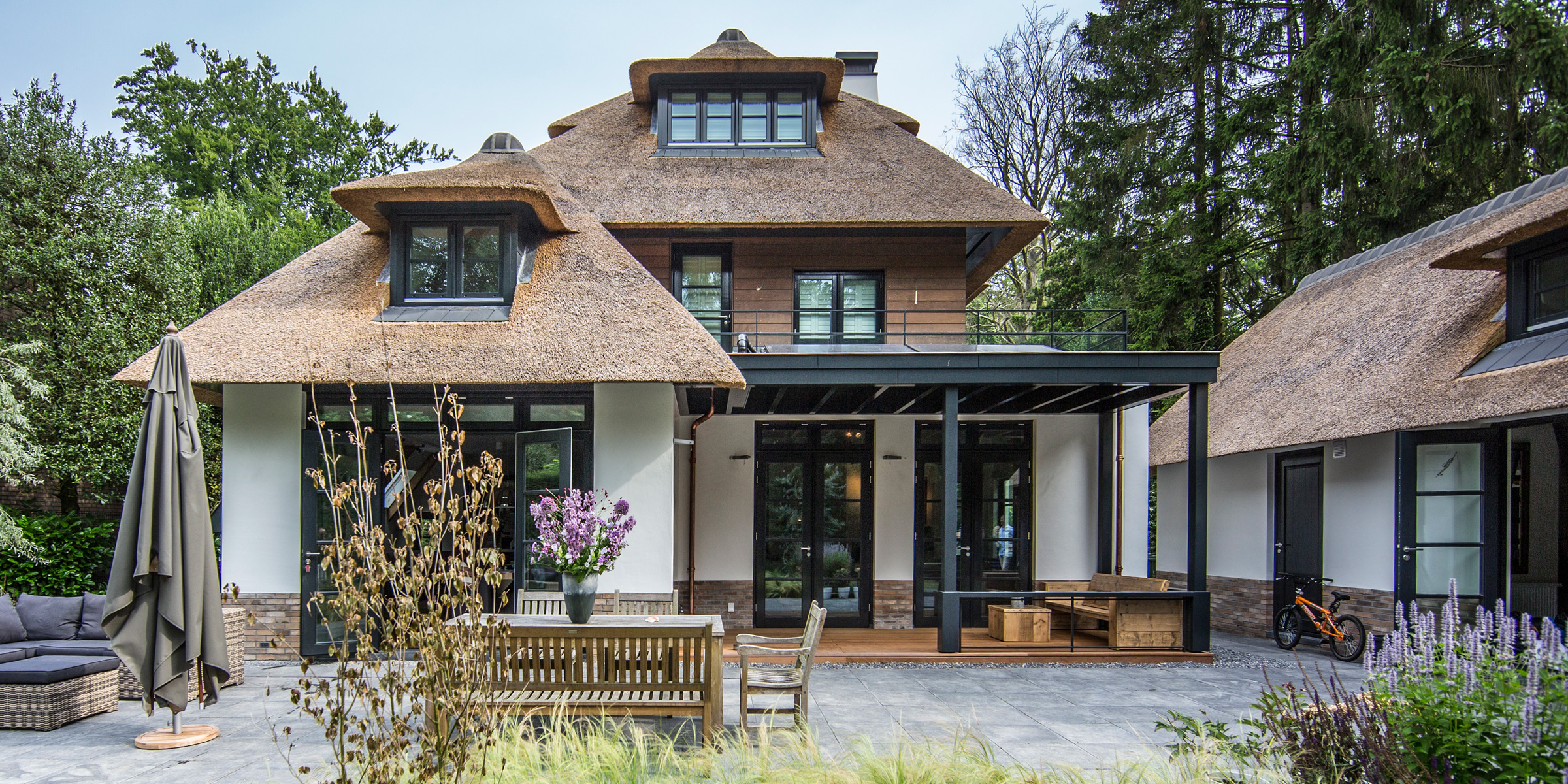 Landelijk moderne rietgedekte villa Naarden